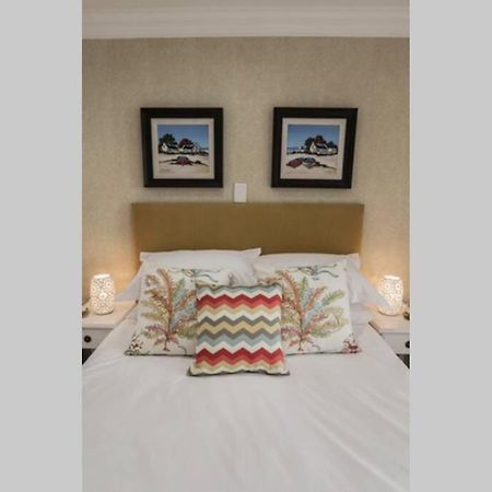 Oceanview Apartments The Look Out ジェフリーズ・ベイ エクステリア 写真